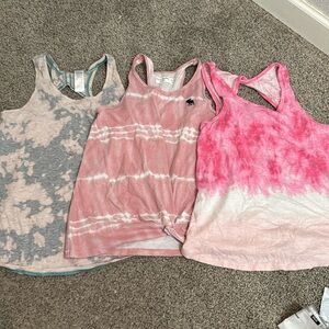 Girls tops fit like a medium